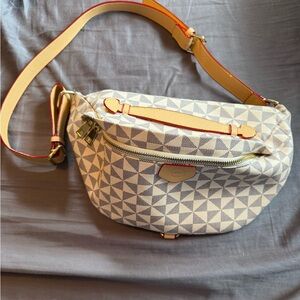 Beige Geometric Canvas Crossbody Bag with Yellow Trim